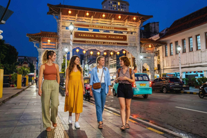 Mattur i Chinatown Glodok och kvällsvandring i Kota Tua