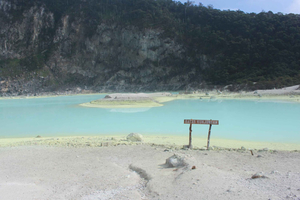 Jakarta Tour: White Crater, Pinisi Resto , Tea plantation