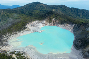 Kawah Putih tour and back jakarta by whoosh bullet train