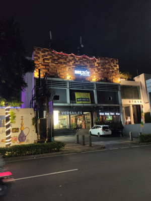 Brexit Club & Lounge