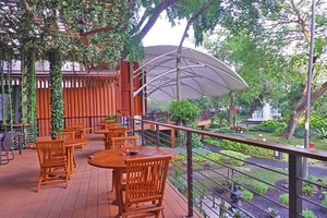 Churchill Wine & Cigar Bar