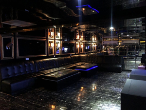 D 1 Karaoke & Lounge
