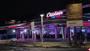 Helen's Night Mart & Captain Livehouse Gunawarman