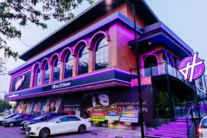 HW Helen's Night Mart