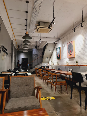Triple Nine Bar & Lounge