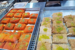 Jerusalem: Private Old City Walking Tour and Market Tastings
