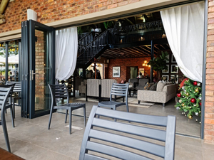 Neck & Deck Restaurant