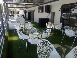 Skype Lounge Buy & Braai