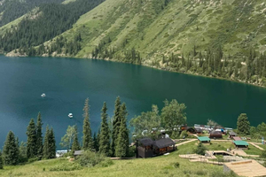 Almaty: 3 kanjonin ja Kolsai-järven koko päivän kierros