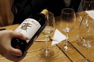 Almaty : masterclass de dégustation de vins kazakhs avec spécialités locales