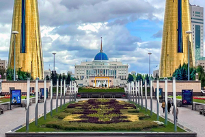Visite de la ville d'Astana : Guide certifié + dégustation de vin + tout compris