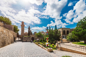 Baku, Shamakhi & Sheki: 4-Day Azerbaijan Tour Package