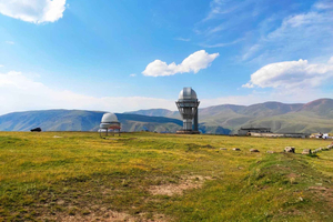 Tour en SUV: meseta de Asy y cascada de Turgen, tour de 2 días con acampada