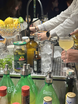 Atomic cocktail bar