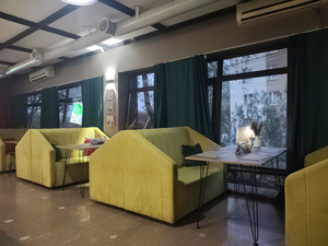 Crystal Launge Bar