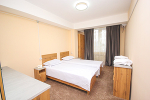 Hotel 33