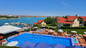 Marina Club
