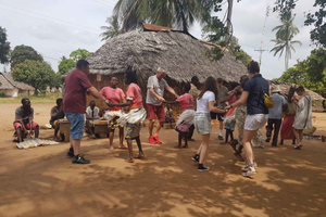 Diani: Espectáculo de Danza Cultural Giriama y Visita a la Aldea Local