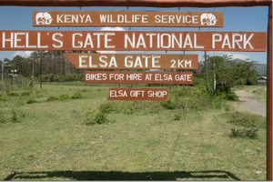 From Nairobi: Hell’s Gate & Crescent Island 2-Day Tour