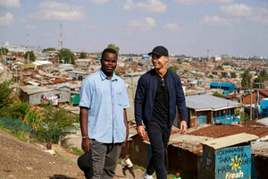 Tour a pie por el barrio marginal de Kibera con un guía nativo