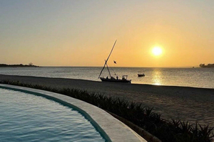 Lamu: Island Walking Tour and Dhow Cruise