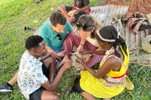 Mombasa: tour guiado de la ciudad de día completo y aldea cultural