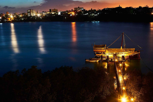 Mombasa: Tamarind Dhow Dinner Cruise & Nightlife Experience