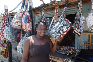 Watamu: workshop draagtassen maken met lokale vrouwen
