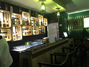 Cahoots Pub