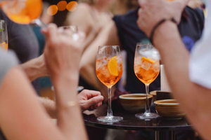 2-stündiges Free-Flow-Spritz-Erlebnis in der WOOBAR