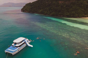 Katamarantour nach Koh Tan & Pig Island mit Mittagessen