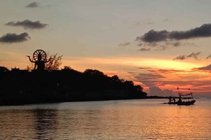 Temples, Sunset, and Street Food Tour