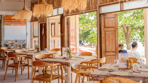 JUZE Island Seafood Brunch & Bar