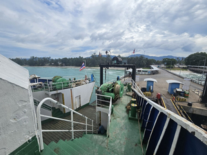 Lipa Noi Pier