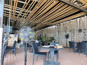 Moonrise Seafood & Beachbar