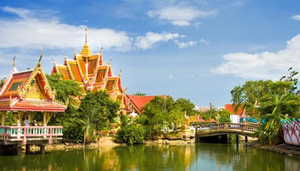 Wat Plai Laem