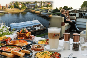 Cracovia: desayuno y paseo en catamarán por el río Vístula