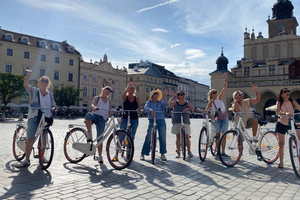Explore Kazimierz by Bike – 2h Krakow Jewish Quarter Tour