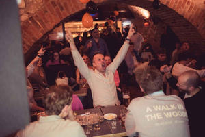 Fun explorers pub Crawl with OPTIONAL 1 hour open bar