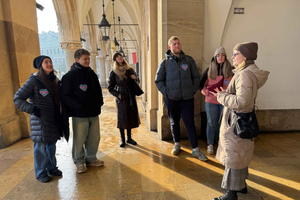Krakow: Hidden Gems Walking Tour with Local Guide
