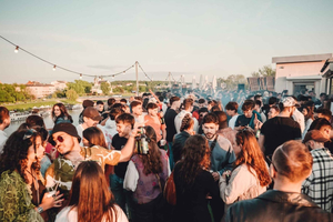 Kraków: Takfest och 1 timmes klubbrunda med obegränsad alkohol