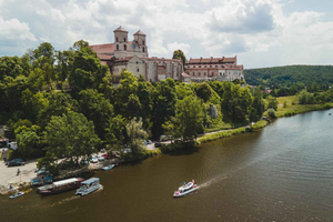 Private Full-Day Round Trip Cruise: Oświęcim to Tyniec Abbey