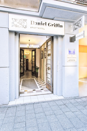 Daniel Griffin Aparthotel