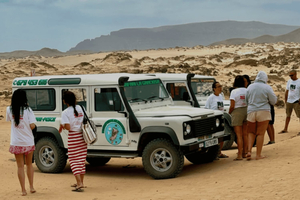 La Graciosa: North Island 4x4 Tour with Beach Stops