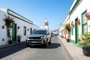 Lanzarote: 4x4 Volcanic Adventure with Wine Tasting