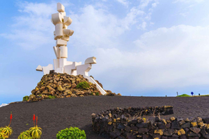 Lanzarote: César Manrique Private Tour with a local