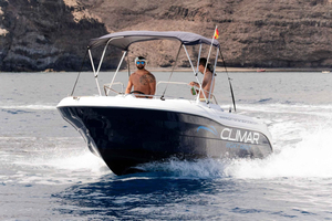 Lanzarote (Puerto Calero): Boat rental with and without a license.