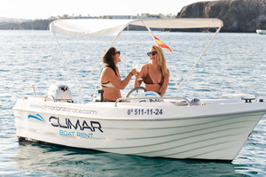 Lanzarote (Yaiza): Boat rental with advice in Puerto Calero.