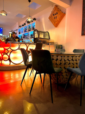 Bar 12