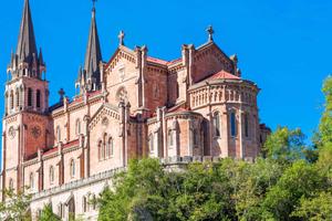 Vanaf Gijón: Covadonga Meren, Cangas de Onís en Lastres